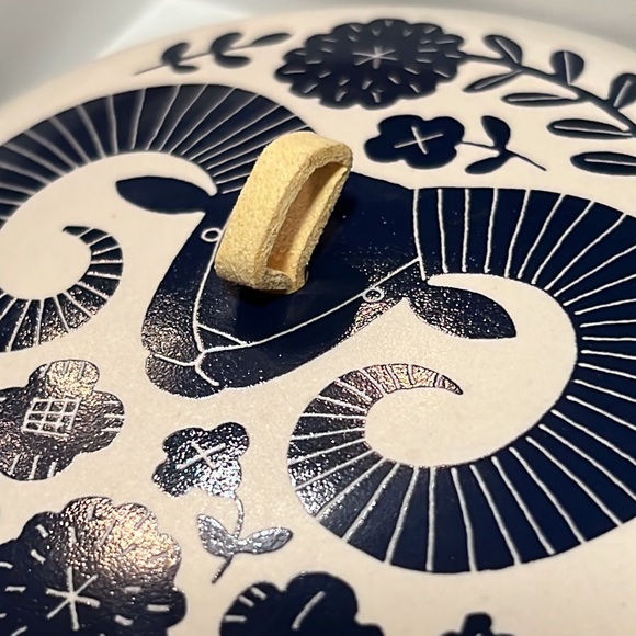 Zodiac…indigo “Aries” round ceramic decorative trinket box in Kraft gift box-NIB - Picture 3 of 16